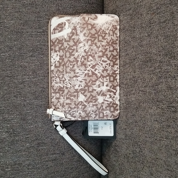 Nwt DKNY medium brown graffiti wristlet. Retails $78 - Picture 2 of 8